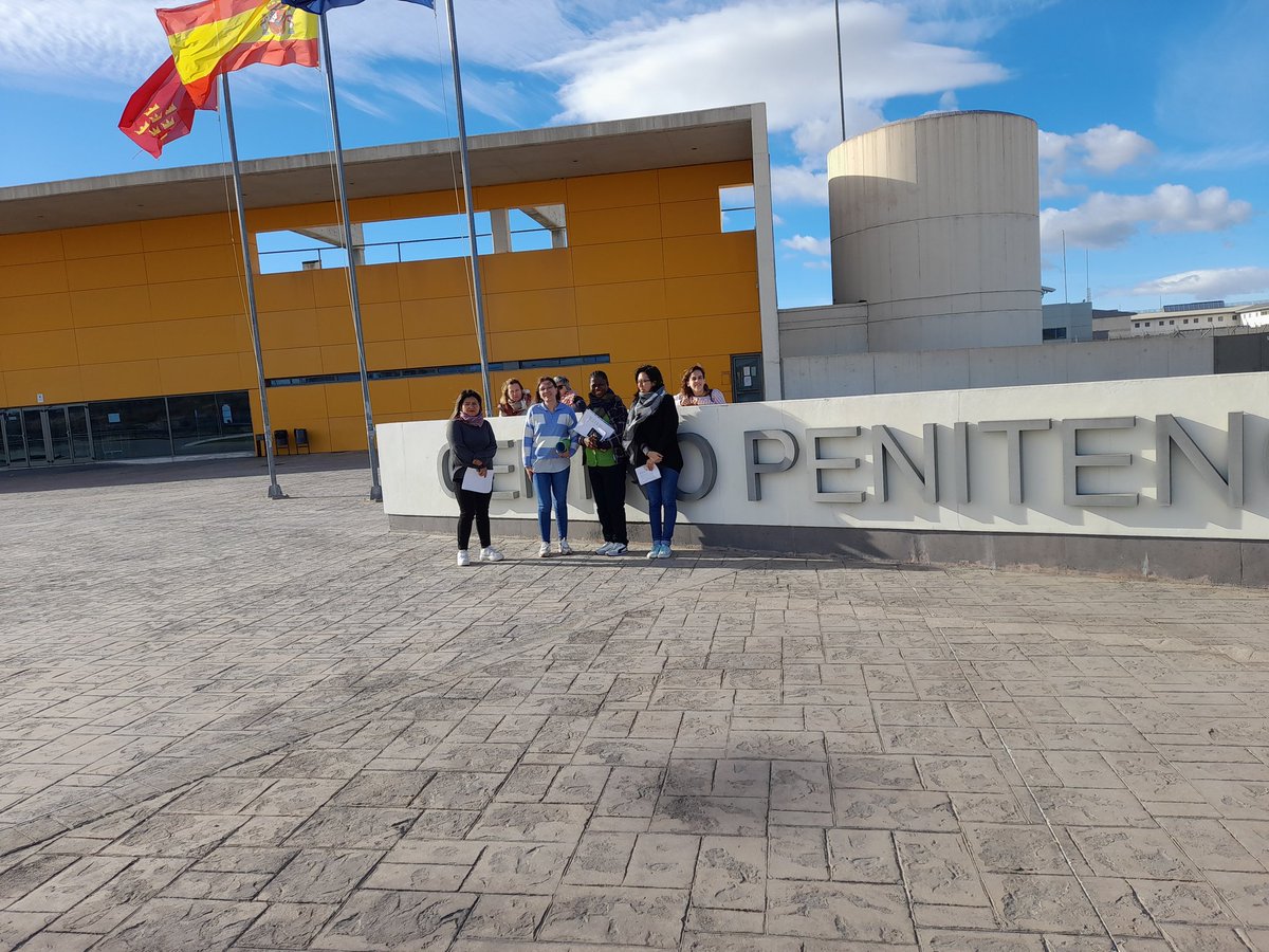Días de Pastoral Juvenil# Hoy hemos preparado la mesa Señor junto con tus elegidos; los excluidos, los que no cuentan, los escondidos detrás de muros altos y alambre. Ello/<a href="/s/">『S』</a>, esperan tu Pan y tu Vino.