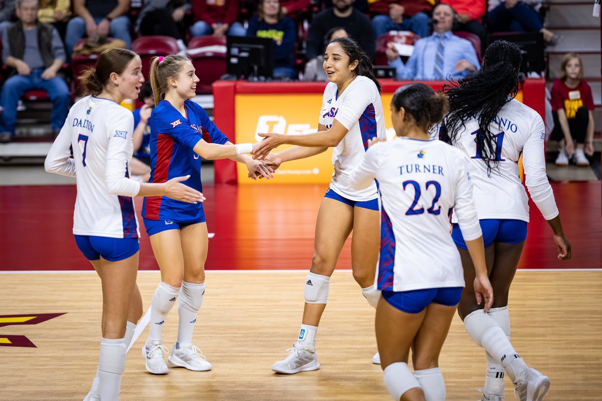 A lil’ #tbt to our 3️⃣-2️⃣ win at Iowa State 🌪️ #RockChalk