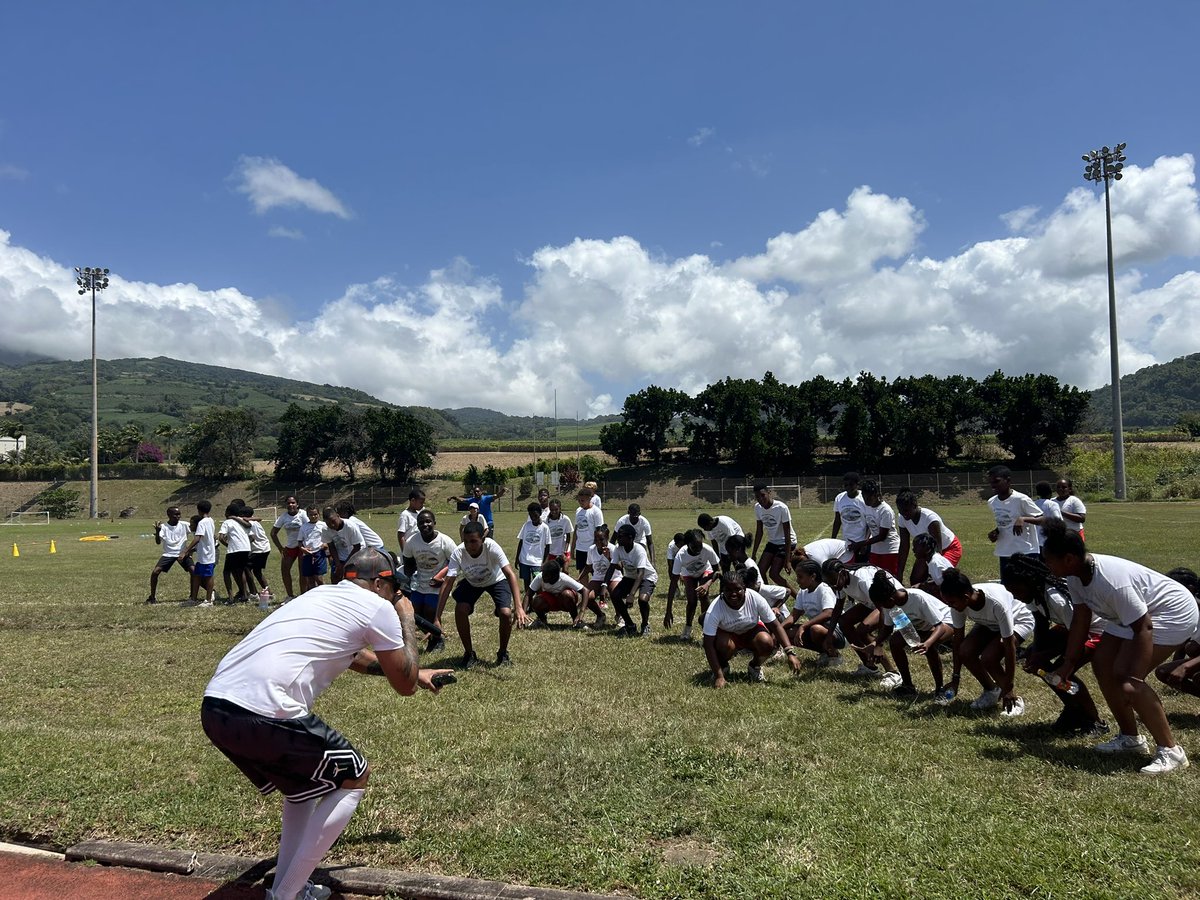 Collège Louis Delgrès tweet media
