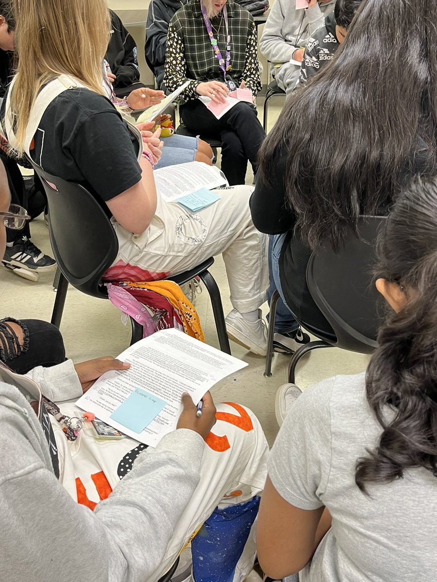 barco143's tweet photo. Incredible Socratic Seminar by the 9th grade at Collegiate Academy of @BirdvilleISD at @HHSBuffNation. WICOR lives here! @AVID4College @Southern_AVID #ThisIsAVID https://t.co/pp9y4ZLKv4