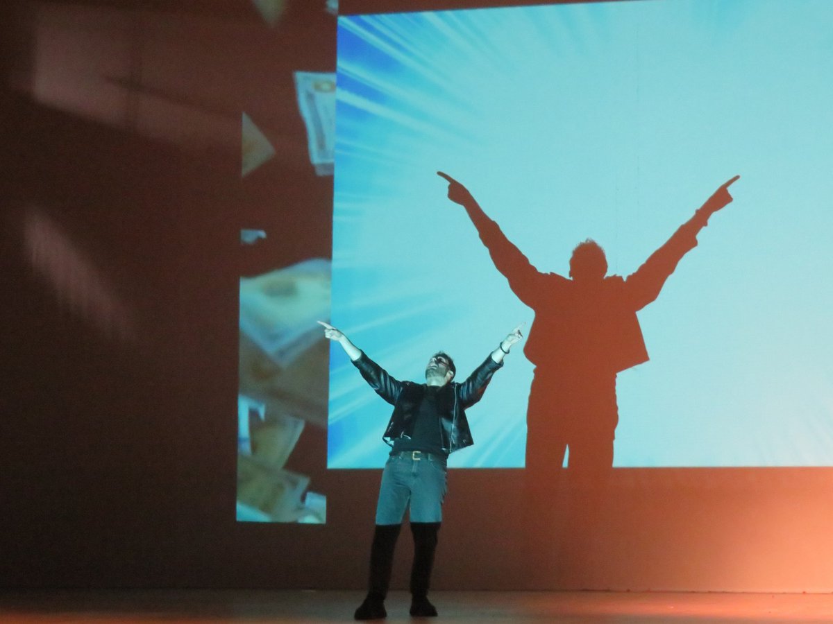 ccsdschools's tweet image. FFMS Italian classes were treated to a “SEMPREVERDE: EVERGREEN” cultural arts performance during #WorldLanguageWeek celebrations. The show fuses music, science and Italian language, so #ClarkstownCSD students were not only entertained, but educated on issues that impact humanity.