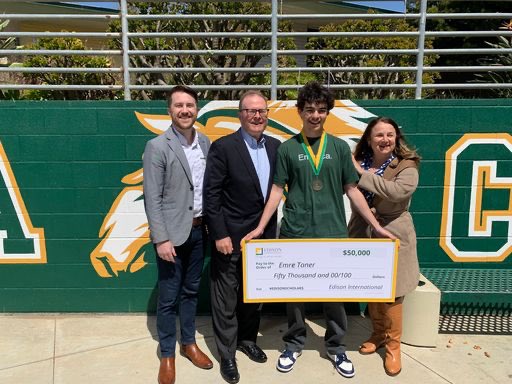 SCE_DianeF's tweet photo. Congratulations to Emre Taner @MiraCostaHigh Drumroll, please! 🥁 @edisonintl's #EdisonScholars 2024 $50,000 college scholarship recipient. 👏 Winners will be announced through April 5. #STEM #FutureIsBright 🚀 @SCE @SCE_PublicAff @cityofmanhat https://t.co/Pdw87fTpEu