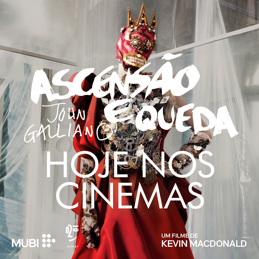 Um olhar envolvente sobre o controverso diretor criativo da Maison Margiela, ASCENSÃO E QUEDA - JOHN GALLIANO já está em exibição em cinemas selecionados. Um lançamento MUBI, em parceria com a @O2Playfilmes. 🎟: mubi.io/galliano