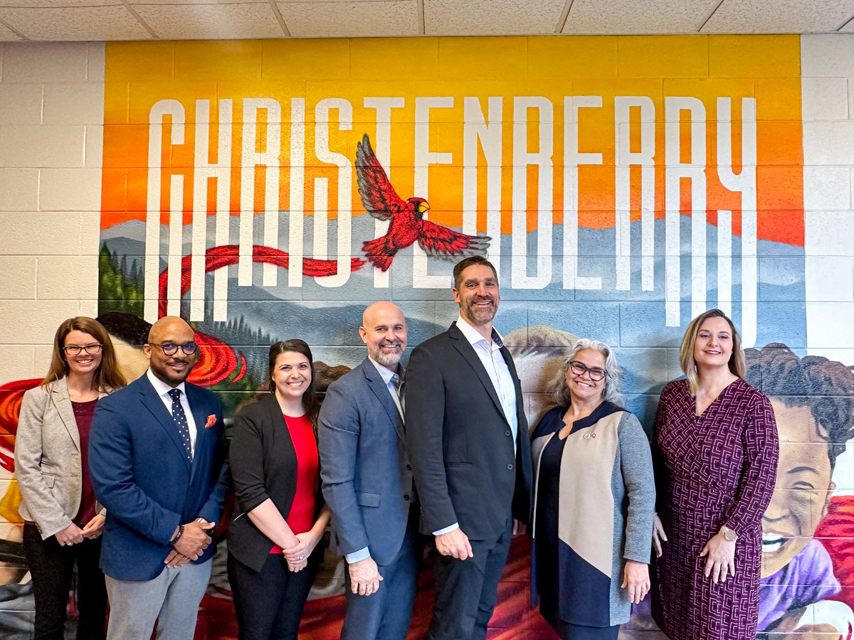 This morning, the staff and students at Christenberry Elementary welcomed Tennessee’s Commissioner of Education Lizzette Reynolds, and showcased their amazing work in literacy, math, and ELL! Thank you, Commissioner Reynolds, for visiting our Region 5 Reward School! ✨