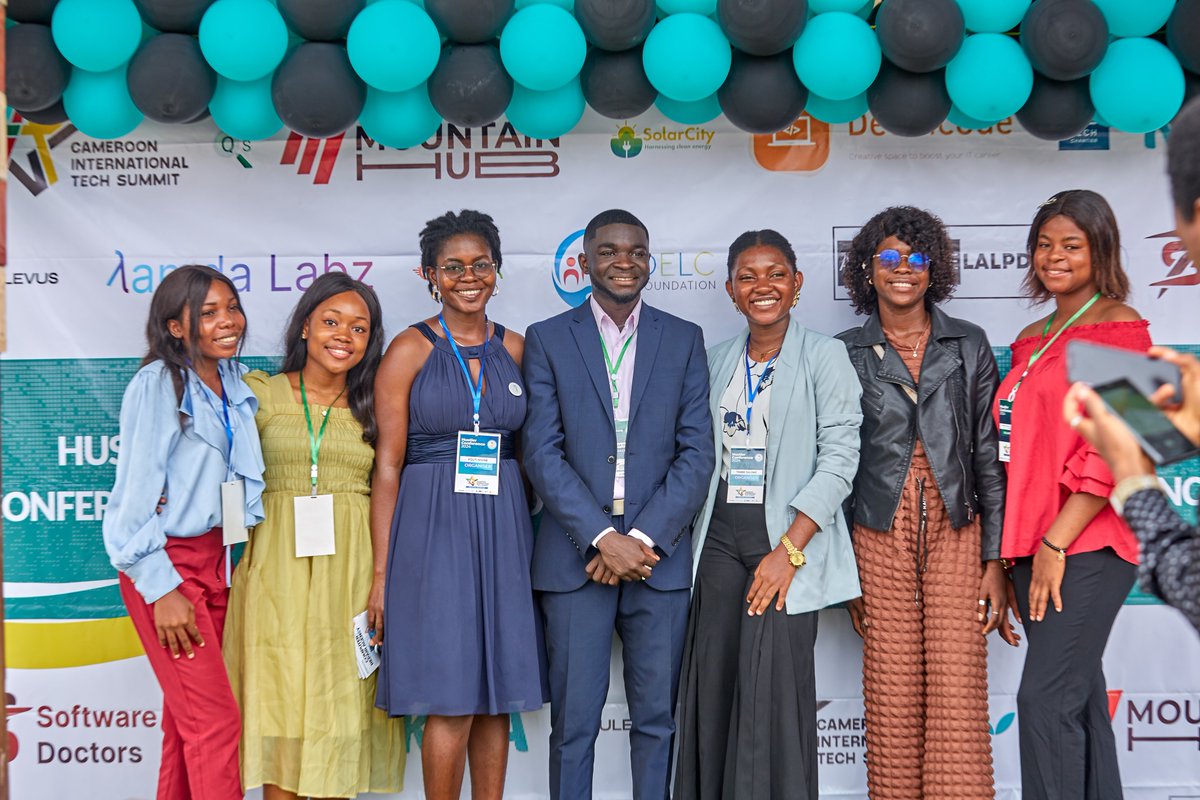 FelixFomengia's tweet photo. Always so wonderful getting to meet girls and women passionate about technology. 🙌

A wonderful weekend at the Hustler Conference. Thank you so much, Hustler Engineering Community for the honour to have been part of this. 

Learners today, Leaders tomorrow. https://t.co/yNRzI6gSkH