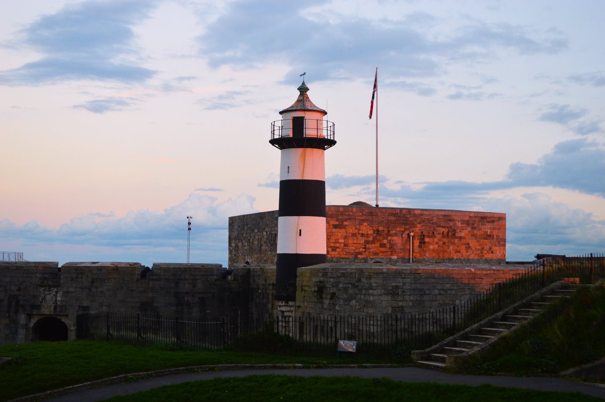 . @Southsea_Castle is back open for its summer season! 🏰 The keep at Henry VIII's very own fort is free to enter and is open Tuesdays to Sundays, 10am to 5pm. southseacastle.co.uk