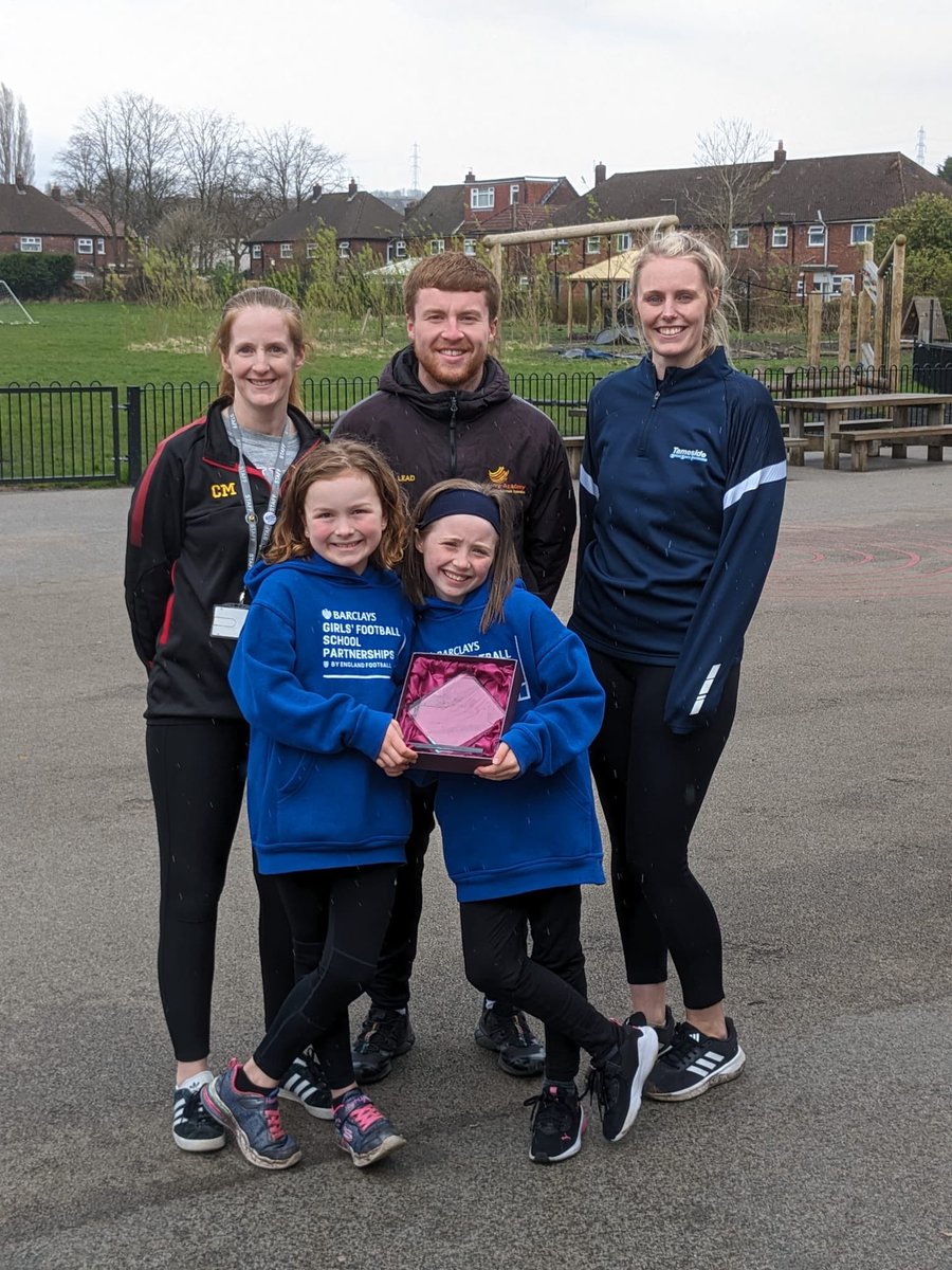 Well done to @Inspire_Ashton working hard to develop equal access for girls football in their school. Activities such as literacy projects, opportunities for after school and leadership 👏👏⚽️⚽️ @Manchester_FA @YouthSportTrust #bgfsp #girlsfooty