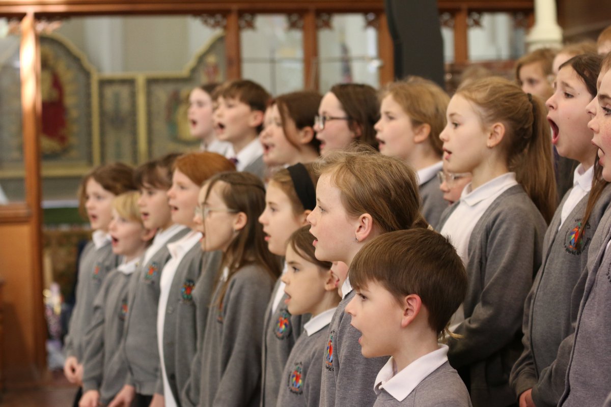Working in partnership with Winchester College, over 300 young singers from across the Andover area came together in 2 concerts at St Mary's Church last week to celebrate singing. Each school performed their own piece as well as joining all voices together for four mass items.