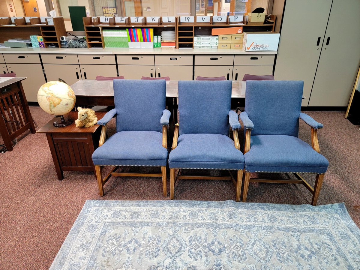 MarkJWestpfahl's tweet image. That looks like it would fit nicely in the #SSPMSpackers #FlexSeating #LearningLounge, along with the other chairs I have from the Minnesota Capitol.