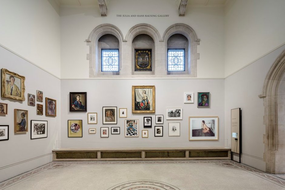 #OTD in 1896 the @NPGLondon opened on its current site in St Martin's Place. Following a multi-million redevelopment it reopened in 2023. Go check out The Julia and Hans Rausing Gallery - Room 29: Reframing Women and Self-portraiture - the next time you're there!