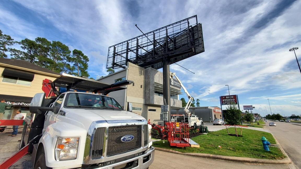 ledpartnershtx's tweet image. Throwback to the cutting-edge @YoungChoMD  LED Billboard - your gateway to high-impact advertising! Elevate your brand with dynamic content, captivating imagery, and targeted messaging that commands attention and drives results. #LEDBillboard

Learn more: ledpartners.com/outdoor-digita…