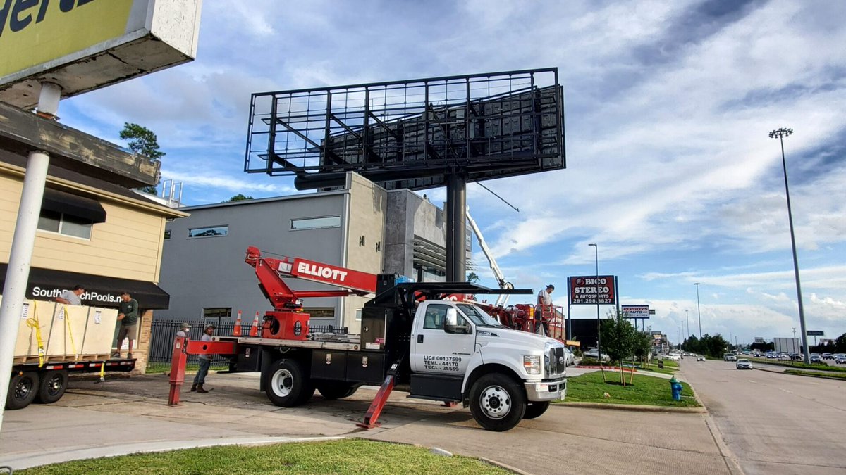 ledpartnershtx's tweet image. Throwback to the cutting-edge @YoungChoMD  LED Billboard - your gateway to high-impact advertising! Elevate your brand with dynamic content, captivating imagery, and targeted messaging that commands attention and drives results. #LEDBillboard

Learn more: ledpartners.com/outdoor-digita…