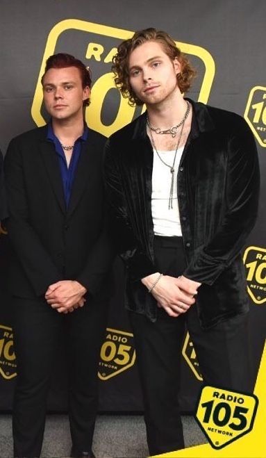 hourly lashton 🍉 (@hourlylashton) on Twitter photo 