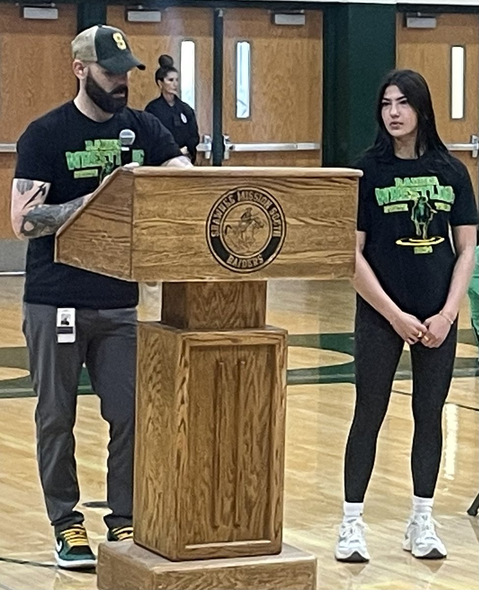 SMSouthTDain's tweet image. 🏆STATE CHAMPIONSHIP🏆Assembly today to celebrate our 2024 Raider @KSHSAA 6A State Champions‼️
🥇Grady O’Connor - Swimming 
🥇Stella Segura - Wrestling 
🥇Girls Basketball Team
#NothinGreaterThanaRaider 
#BannerDrop #StateChampions 
#RaiderPride 🔰#CultureWins