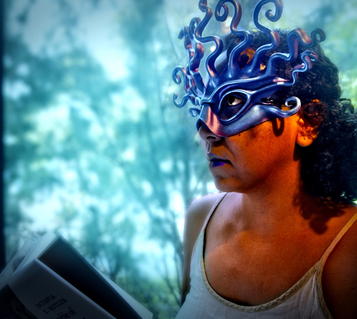 New story! "Redshift ||| Shiftred" by Parlei Rivière! <a href="/ParleiRiviere/">Parlei Riviere</a> uncannymagazine.com/article/redshi…