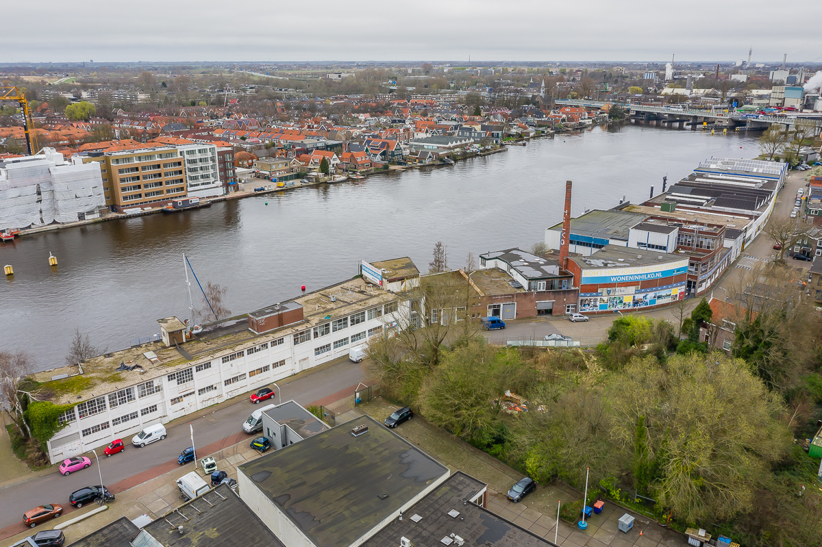 🏘️ De ontwikkeling van de nieuwe wijk #Hilko gaat een volgende fase in. Gemeente Zaanstad, @rochdale_nl en gebiedsontwikkelaar @am_bv_ hebben de anterieure overeenkomst getekend. Er zullen 116 woningen gerealiseerd worden in deze nieuwe wijk. 👉 bit.ly/ontwikkeling-h…