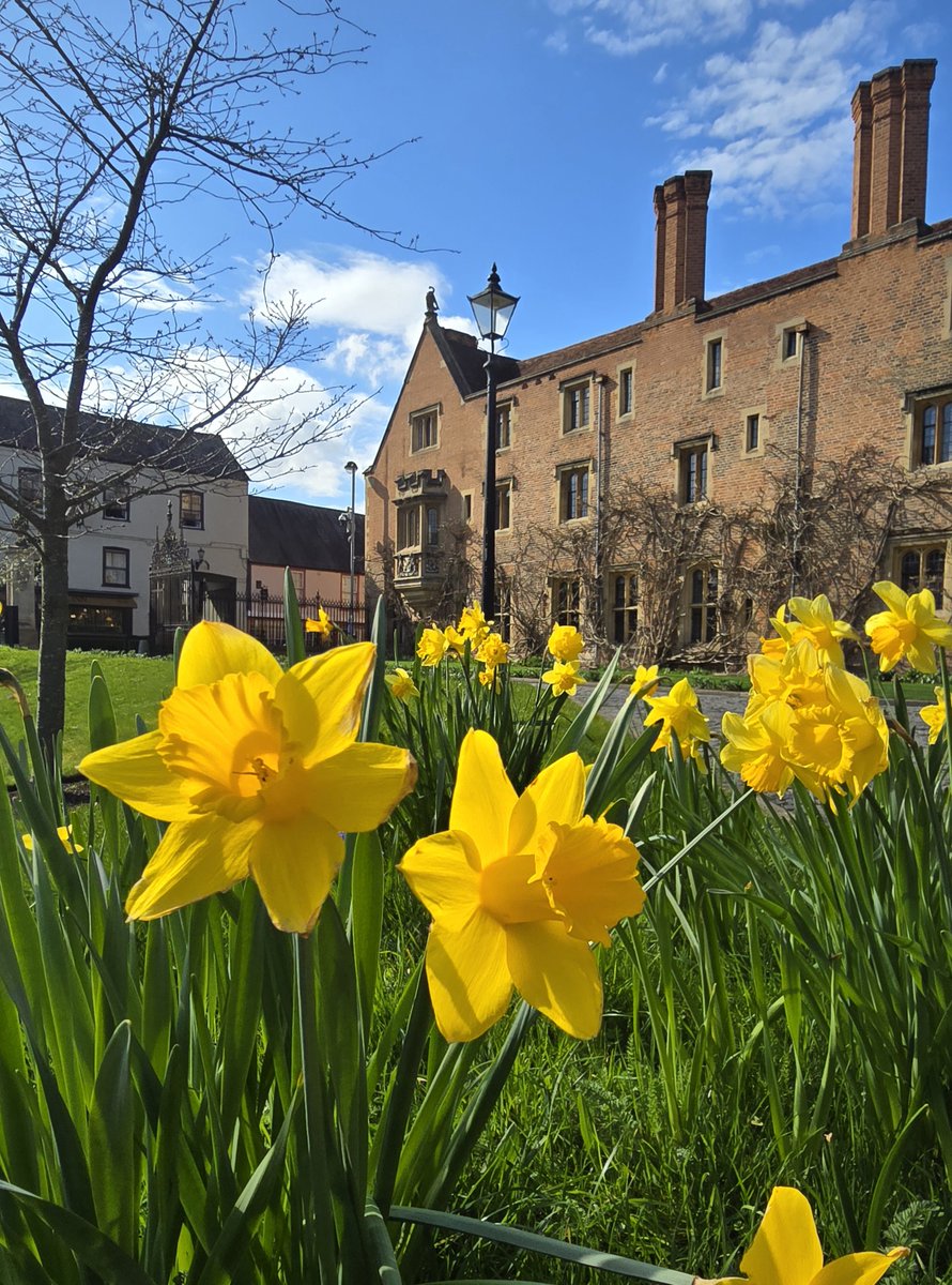 magdalenealumni's tweet image. Wishing the Magdalene community, our friends and followers a wonderful Easter weekend.