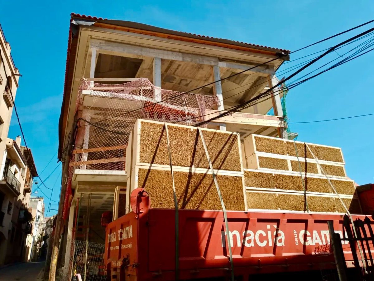 strawbuilding_eu tweet media