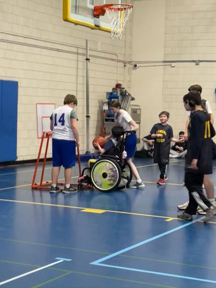 cbb57040015's tweet image. Last unified game of the season today: Clarke vs Watertown at 3:30pm at Watertown Middle School wt 68 Waverley Ave Watertown. Please come to support our athletes! @lexingtonsuper @ClarkePrincipal