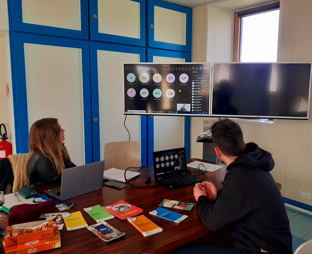 #FranceTravail Brest Iroise et #FranceServices en direct de l' île d' Ouessant. 24 candidats participent en distanciel au job dating pour pourvoir les besoins en recrutement saisonniers pour les établissements : La route des pingouins, le Fromveur, l' ephad, le Ouessantin.