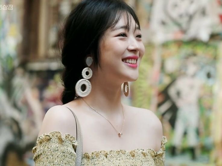 sulliselcabot's tweet image. her smile is everything