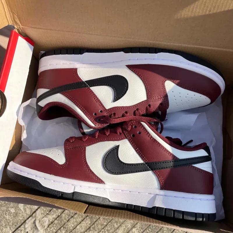 CaminoTV's tweet photo. La Dunk Low "Cherrywood" à 104€ 🍒 

Lien affilié https://t.co/N3FZS2hSPY https://t.co/1C7OzgnTOo