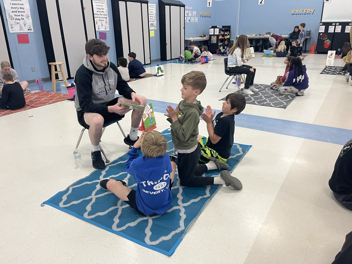 Who doesn’t love a good children’s book? The morning session at Bentley was so much fun. We had awesome sophomore created books, and seniors and juniors who joined in on the fun too! <a href="/halsteadhighli1/">halsteadhighlibrary</a>