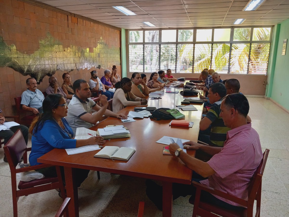 Culmina la preparación de los Miembros de los Burós Ejecutivos de los Comités Municipales del PCC que atienden la actividad Política e Ideológica, que posibilitará  un mejor desempeño de sus funciones y elevar los resultados de trabajo en la Organización. 
#8voCongresoPCC