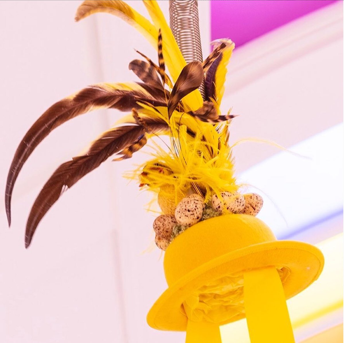 LesjoforsGroup's tweet image. It&apos;s not every day you get asked to provide springs for a three-Michelin-Starred restaurant - these spring suspended hats were the Easter celebration center piece at #sketchlondon

When we say we provide springs for every industry, everywhere, we really do mean it

Happy Easter