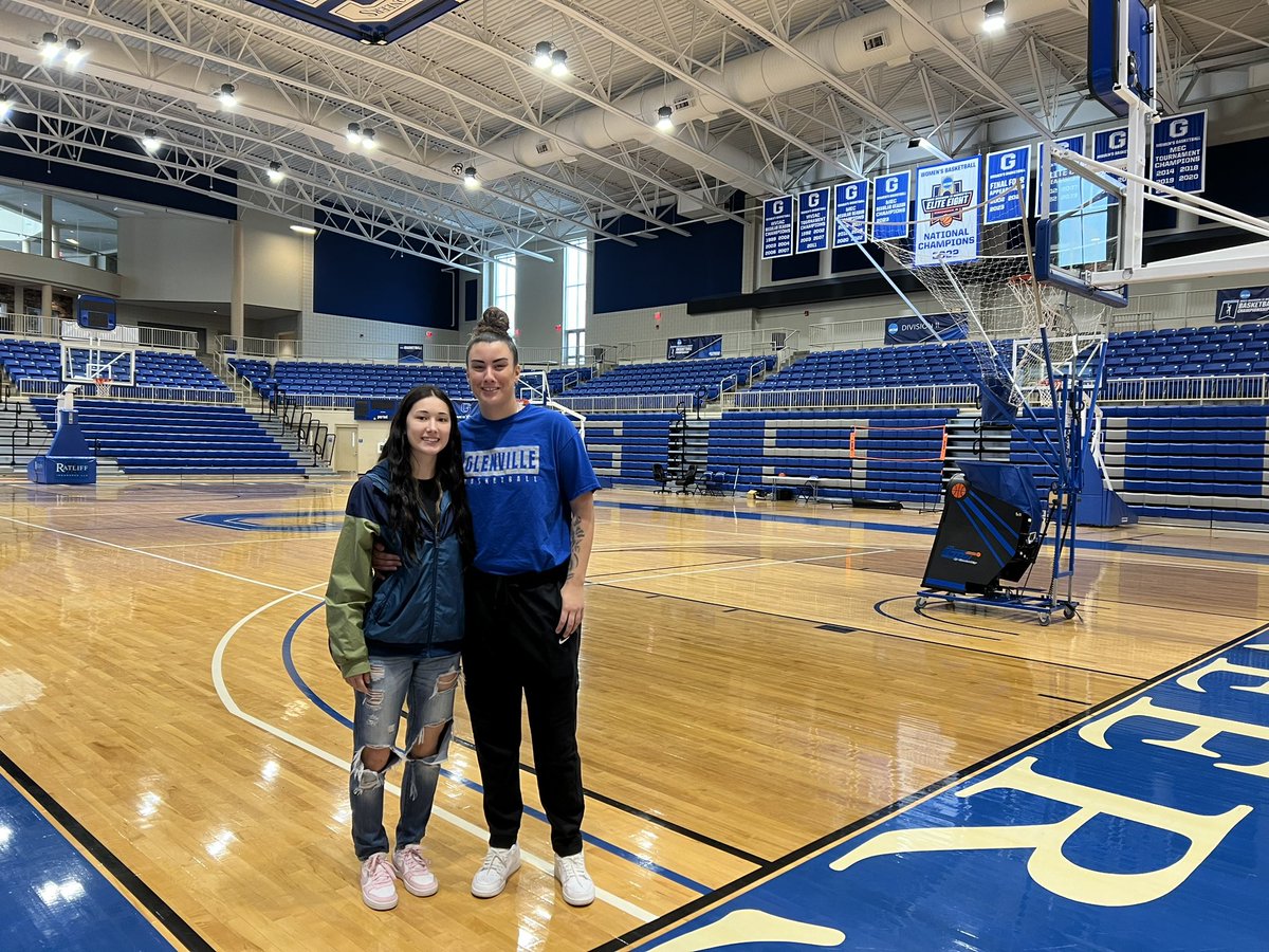 Allie Ellyson tweet media