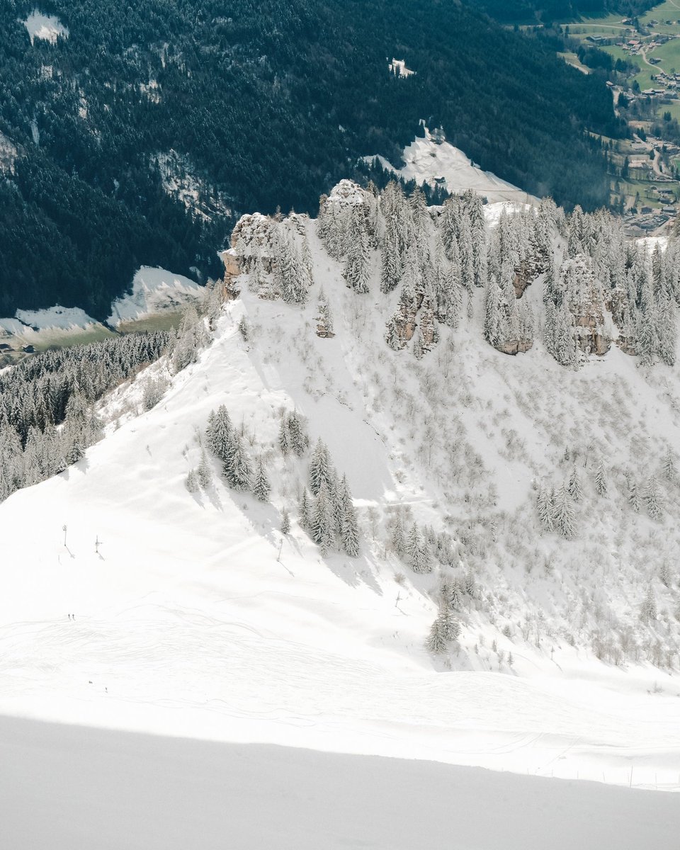 mongrandbo's tweet photo. Coup de blanc pour Pâques❄️

#legrandbornand #monGrandBo #ski #neige #Pâques https://t.co/ougyXbtMdb