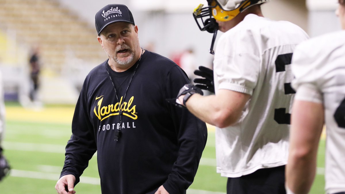 Idaho Football (@vandalfootball) on Twitter photo New coaches making an impact right away!
<a href="/CoachDtjackson/">Dan Jackson</a>
<a href="/LoniFangupo/">Coach Hebron (Loni) Fangupo</a>
<a href="/Coach_D_Coop/">Deontae Cooper</a>
<a href="/Coach_HunterH/">Hunter Hughes</a>
#GoVandals New coaches making an impact right away!
<a href="/CoachDtjackson/">Dan Jackson</a>
<a href="/LoniFangupo/">Coach Hebron (Loni) Fangupo</a>
<a href="/Coach_D_Coop/">Deontae Cooper</a>
<a href="/Coach_HunterH/">Hunter Hughes</a>
#GoVandals