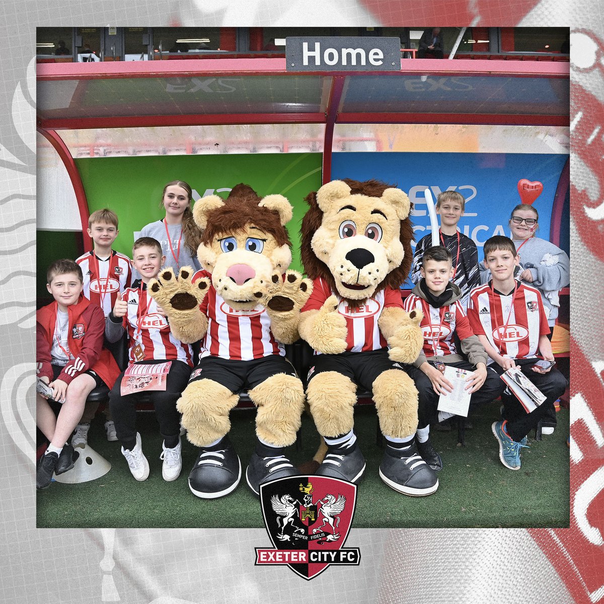 🚨 We have some spaces to join us next Saturday for <a href="/OfficialECFC/">Exeter City FC</a> 🆚 <a href="/StevenageFC/">Stevenage FC 🔴⚪</a>! 

For your opportunity to win a mascot package, plus two tickets for the match:

📱 Hit follow 
🔁 Retweet this post

You have until midday on Tuesday 2nd April. Good luck!

#ECFC #SemperFidelis