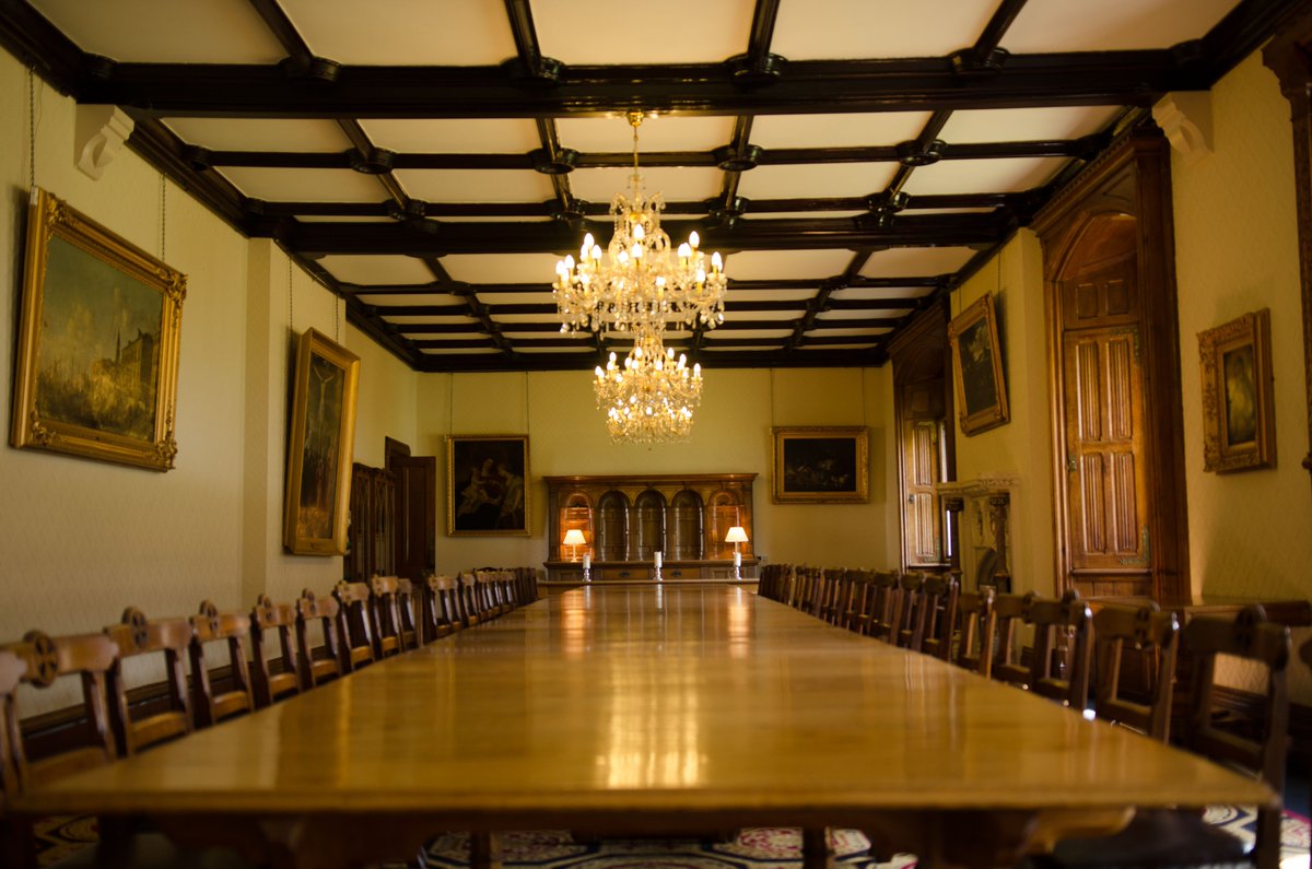 The Parlour is host to an impressively long dining table, imagine eating your tea here 🤩🍽️ #NorthEast #Durham #Ushawesome #Durham