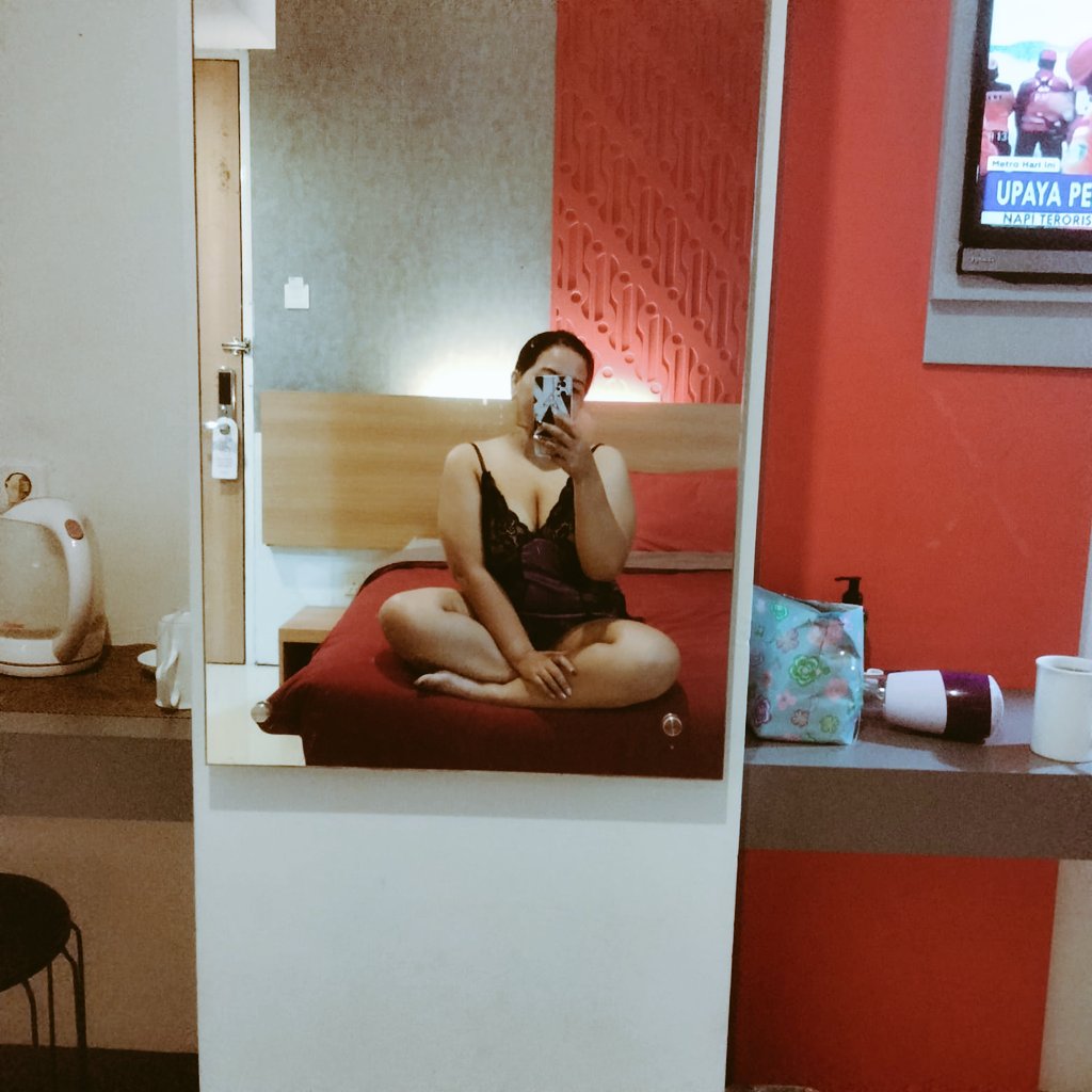 mlam syang kuuhh 😘💦😘 kepoin promo LT nya yuukk 😘 📱081336744013 ( WA only ) #pijatsolo #pijatjogja #pijatsurabaya #terapissolo #jogjaincluderoom #jogjaopenBO #soloopenbo #surabayabirahi