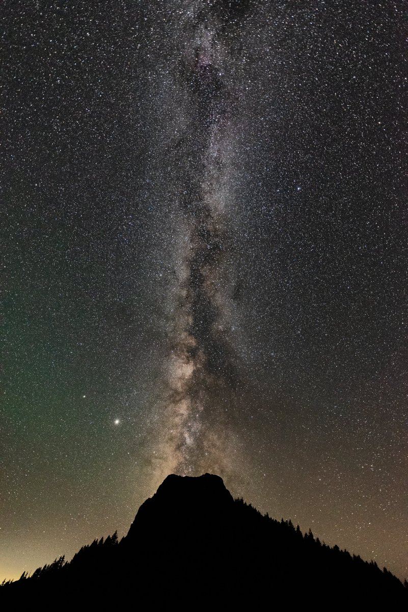 Two planets are visible from this view on the Pacific Crest Trail. Any guesses which two? Pilot Rock is a volcanic plug mountain within the Cascade-Siskiyou National Monument. According to the photographer, the journey up there is 'totally worth it.' 📸 Chad Sobotka