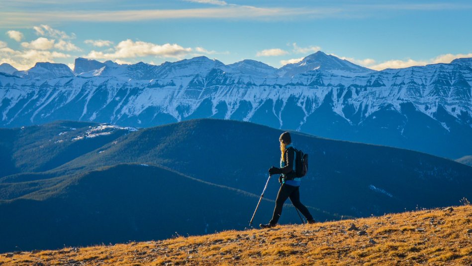 2 years ago, healthcare providers in #Alberta started formally prescribing nature to their patients with @bcparksfdn's #PaRx program! 🏔️ From ⬇️ stress to ⬆️ eyesight, there's almost nothing a daily dose of nature can't do! Learn more at parkprescriptions.ca