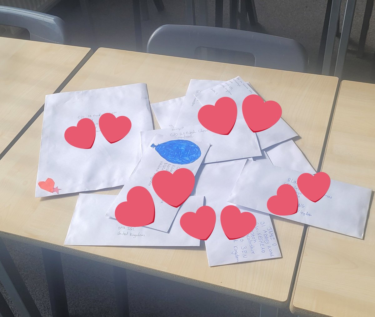 MccahillMrs's tweet photo. The loveliest way to end the term with S2. They each visited the @postpals website, read all about the children and chose who they wanted to write to. 13 lovely letters (with self portraits) are now winging their way to their chosen recipients π #proud #LearningInFaithHopeLove https://t.co/tKVqzHtbGY