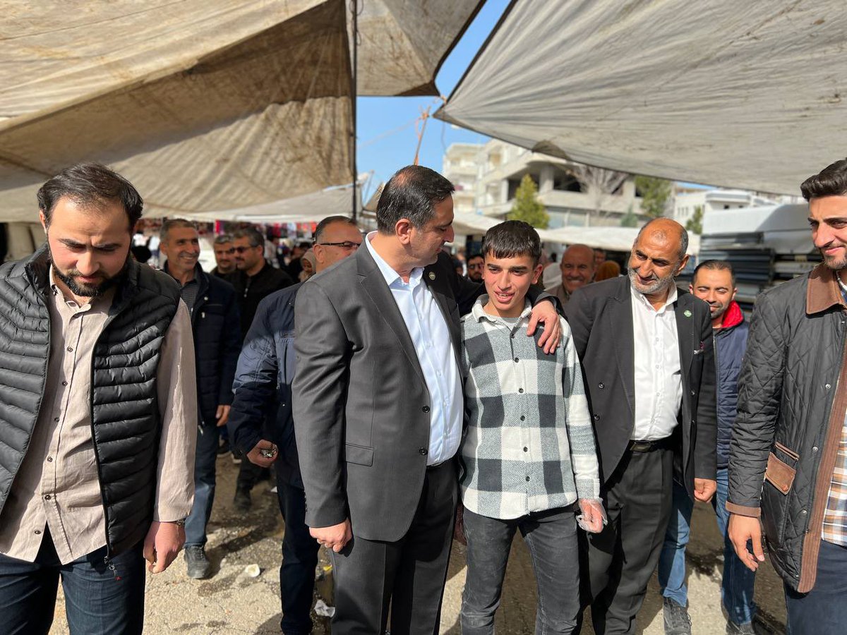 AvSerkanRamanli's tweet photo. İpragaz’da semt pazarını ziyaret ettik. Biz memleketimizin her mahallesine eşit mesafedeyiz.

Zenginliği de her mahallemize eşit bir şekilde pay edeceğiz. Kenar mahalle kavramını ortadan kaldıracağız.

#BuSeferHÜDAPAR https://t.co/tL6geMgShm