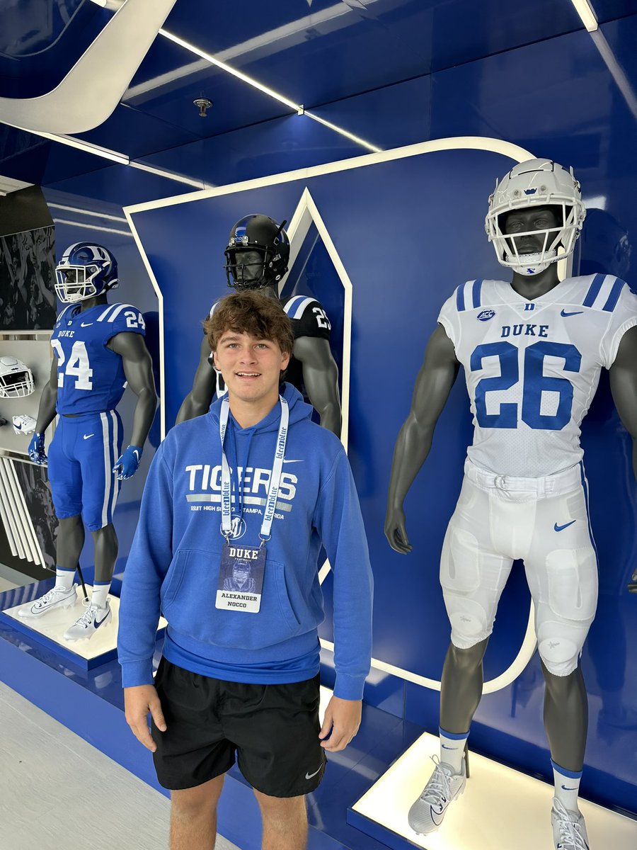 Had a great time @DukeFOOTBALL today at their spring practice. Thanks @CoachScottBoone for the time. @GinfanteMT @JesuitTigers_FB @FentressKicking @NickCoxLS @CoachJeffGarner @HKA_Tanalski @SpecialTeamsU @4thDownU