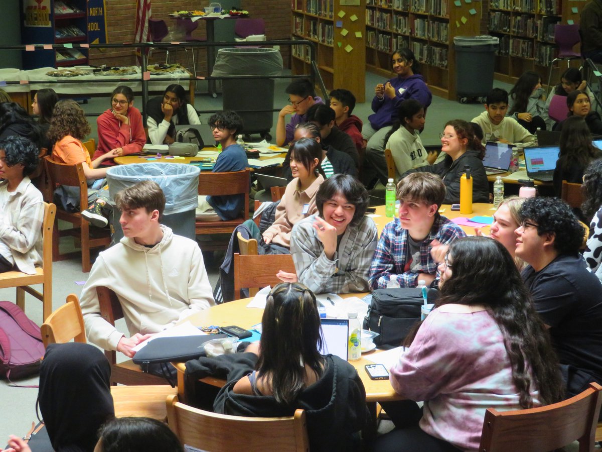 CHSN’s English Department hosted its 20th Annual Sticky Notes – an all-day celebration of creative writing. Participants revised and performed what they created during an open mic session, which encouraged collaborative learning and improvement for #ClarkstownCSD students.