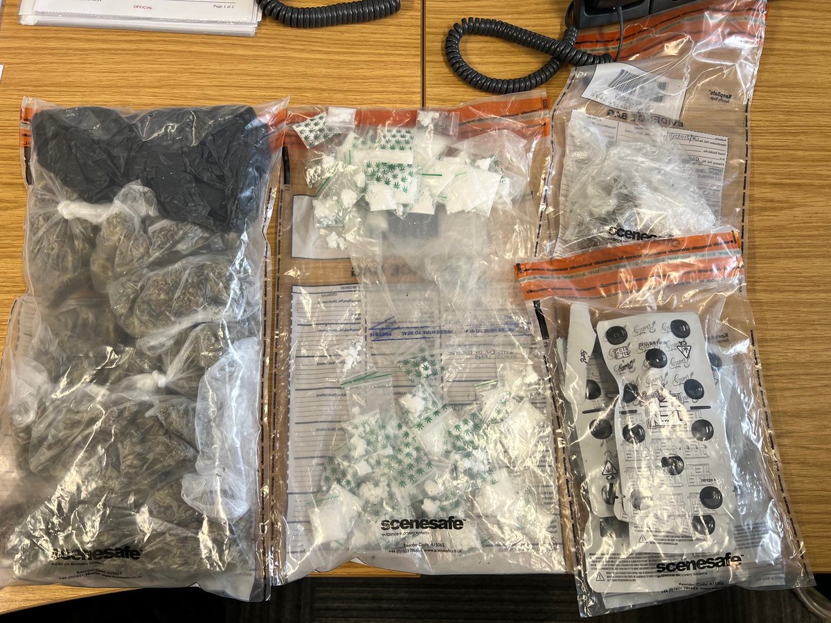 Three men from Cirencester have been arrested and cocaine and cannabis worth around £6000 has been seized after three warrants were executed in the town last week. Officers also seized around £3000 cash, a quantity of cocaine, cannabis, mobile phones and drugs paraphernalia.