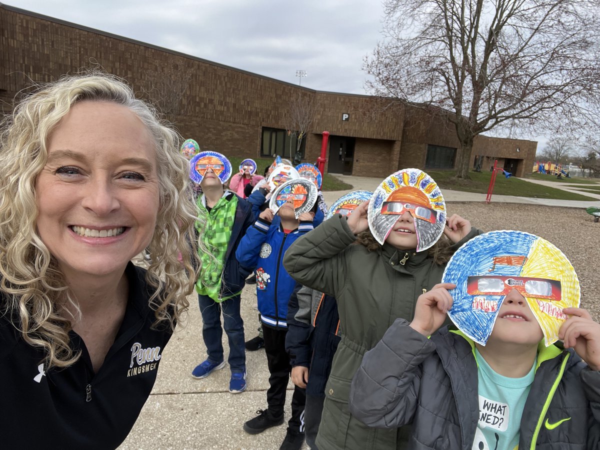 #PHMExcellence It may be a little cloudy out today, but that didn't stop Bittersweet Elem 1st graders from trying out their eclipse glasses⛅️😎 Thanks to PHM DVT &amp; Planetarium Director Mindy O'Malley for going over all things eclipse &amp; getting the students ready for April 8!