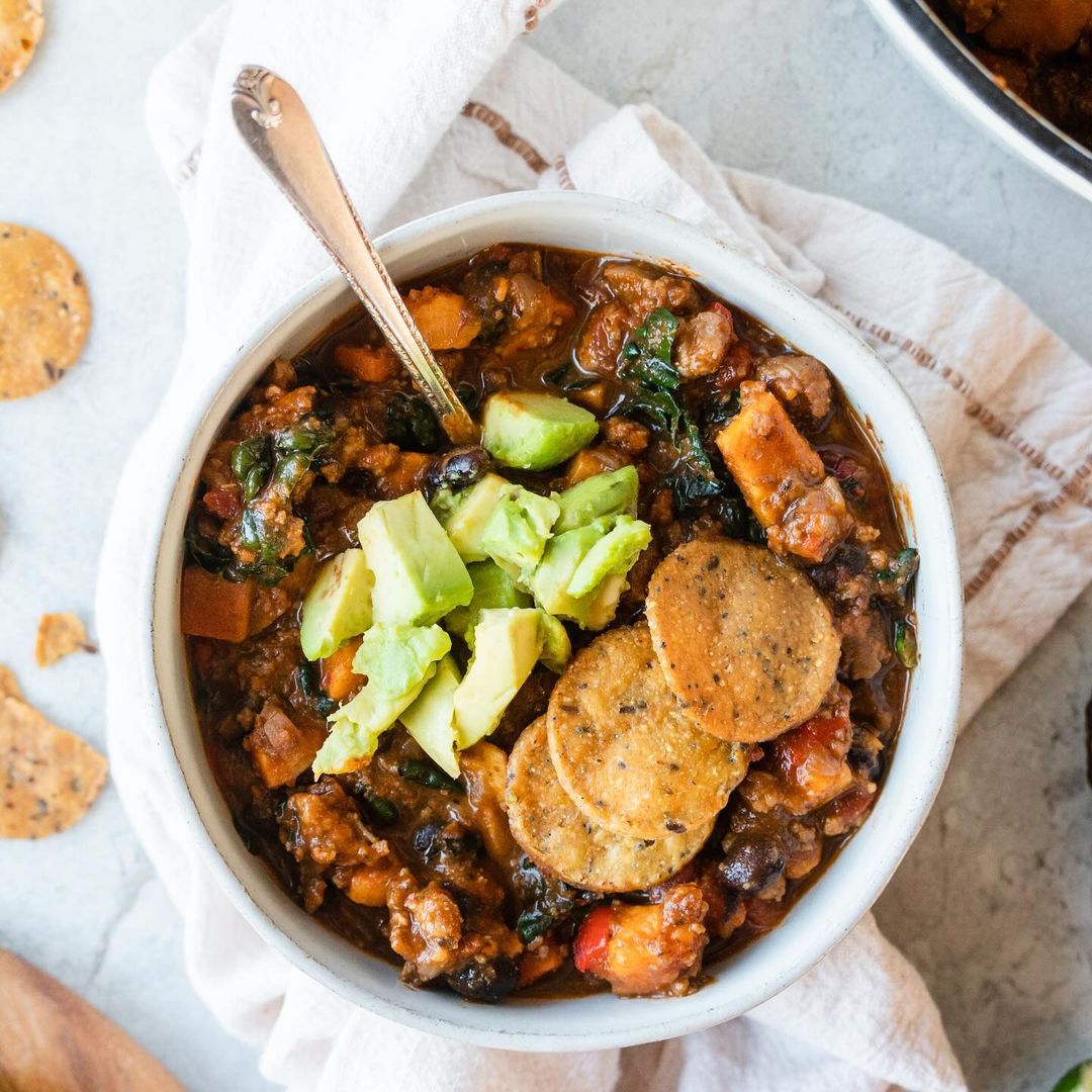 Beyond Crumbles just got a major upgrade! ⬇️ 😋Bolder, tastier flavor 💚Certified* by the American Heart Association & the American Diabetes Association ⏲️Cooks from frozen in 4 mins 🆕We’re dropping an Italian-Style Sausage flavor that’s perf for pasta sauces, pizzas, chilis &