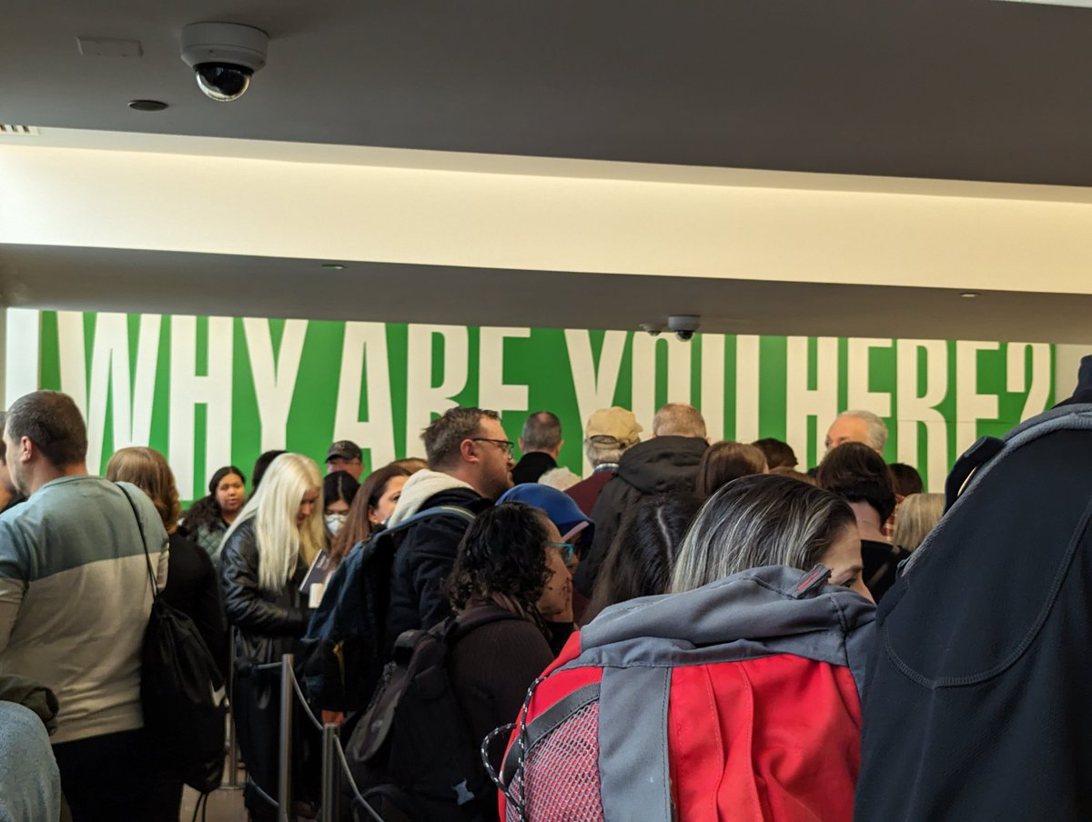 nacobbesq's tweet photo. Why am I here, indeed! Is this the most chaotic ever welcome to an art gallery??? Open earlier, stagger your arrivals, anything! But don't keep everyone in a hideous queue for the cloakroom like this @artinstitutechi https://t.co/mX7wShvGf8
