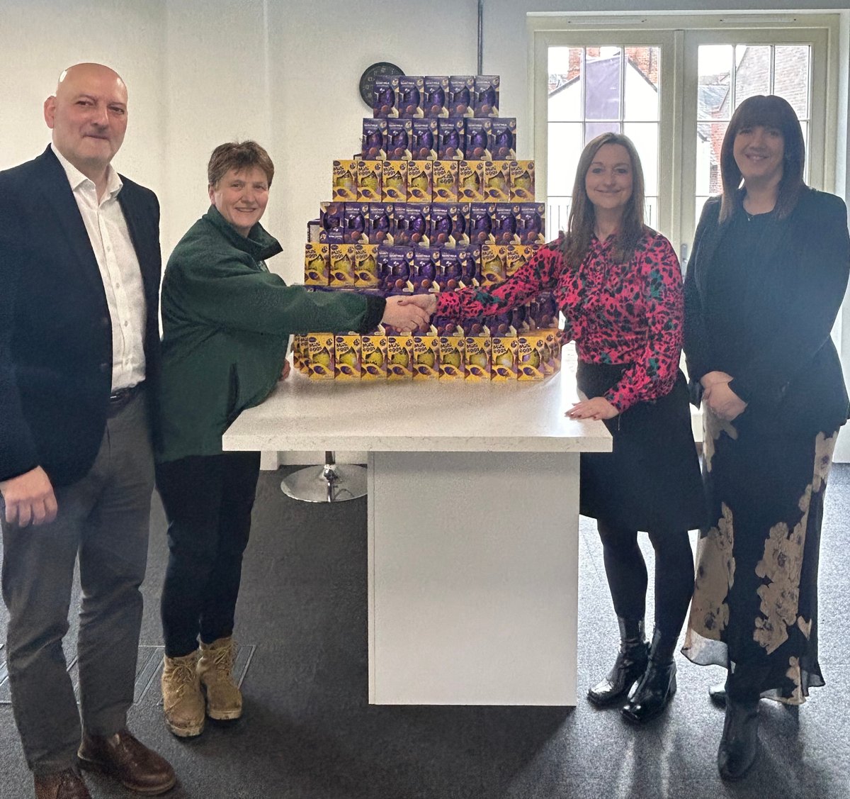 As part of our centenary celebrations, we donated 100 chocolate eggs to @HertsCommunityF to bring a smile to the faces of those in need this Easter. HCF passed them on to Borehamwood Food Bank and we hope whoever receives them has a wonderful Easter. #Chamber100 #Easter