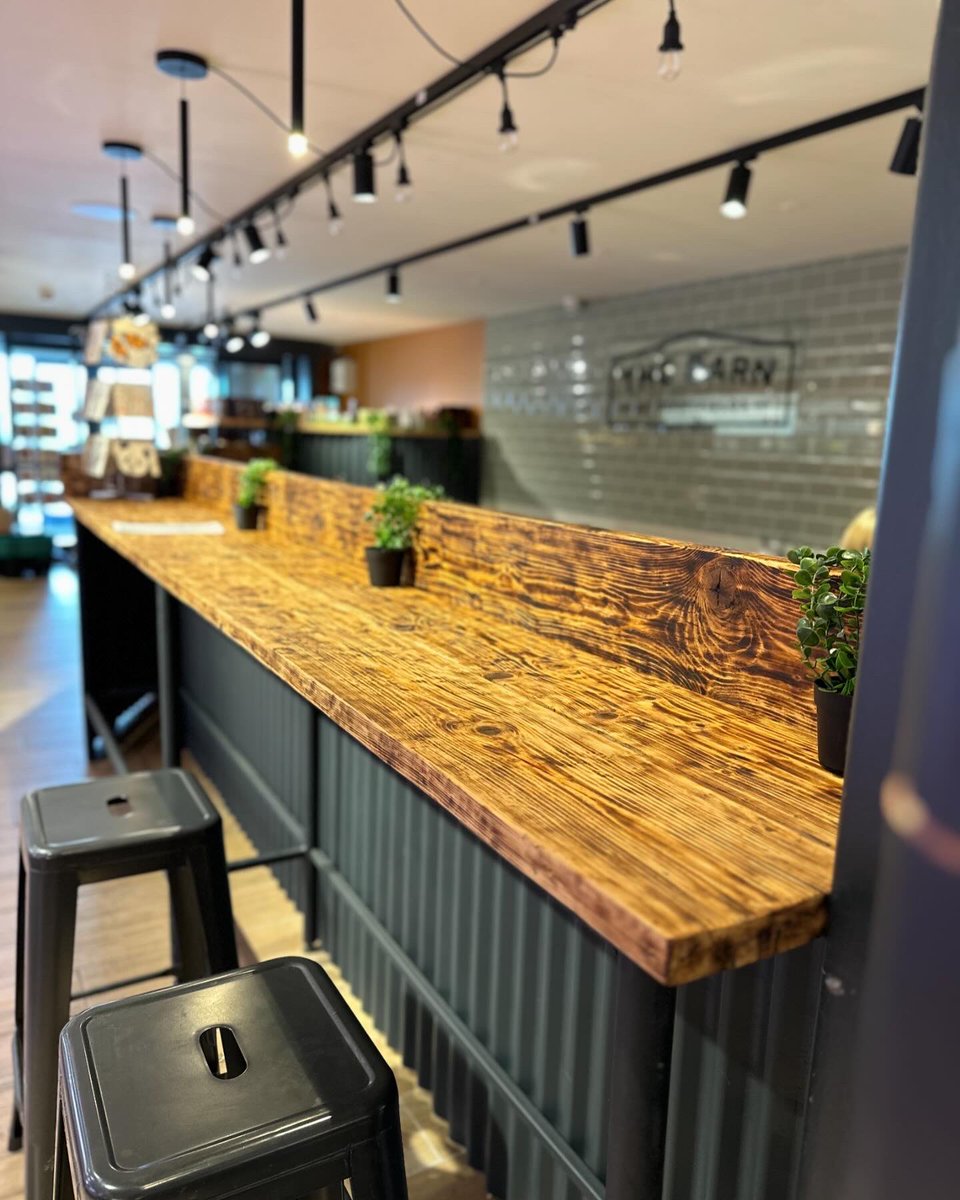 BarnBerryfields's tweet image. We’ve listened to our customers and have extended our cafe seating in our bakery and launched a brand new cafe menu that’s now produced by our incredible chef brigade including toasties, sandwiches, salads and small plates - message that friend now! 🙌 #lunch #cafe #coffee