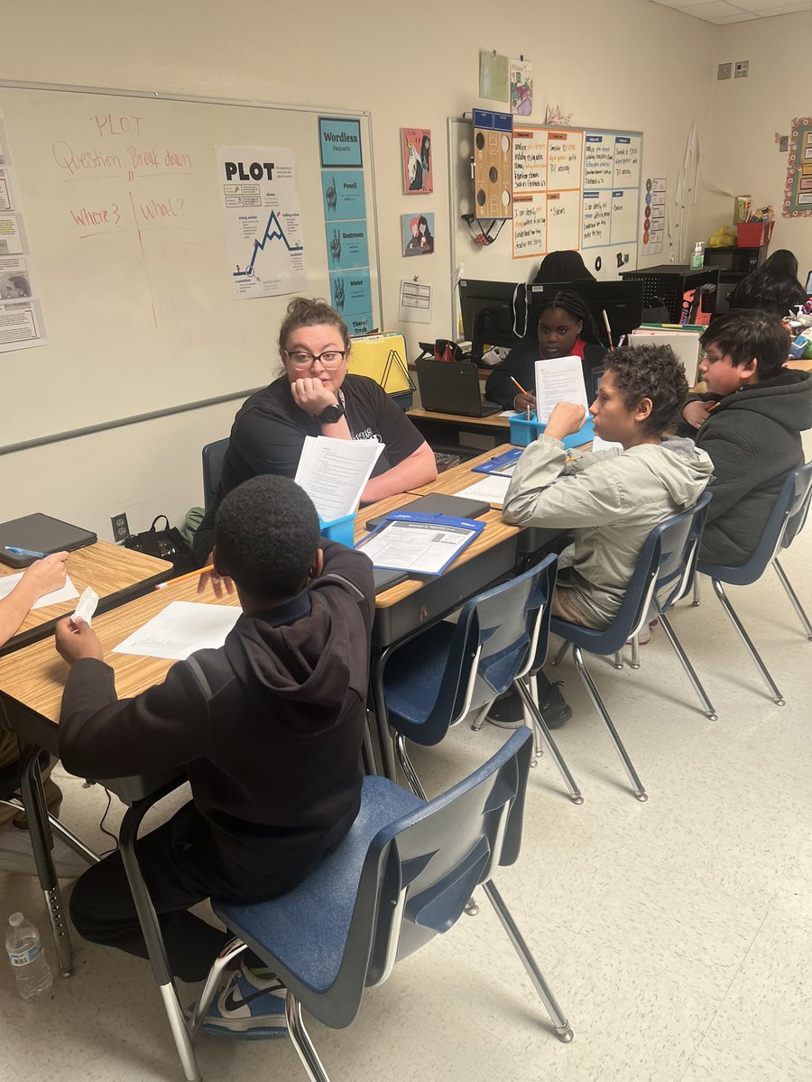 ambermhope's tweet image. Shout out to Ms. Reeves at Webb Middle School for rocking small groups, stations, &amp;amp; Lexia! @NikkettaWilson @LexiaLearning @Aleahcr