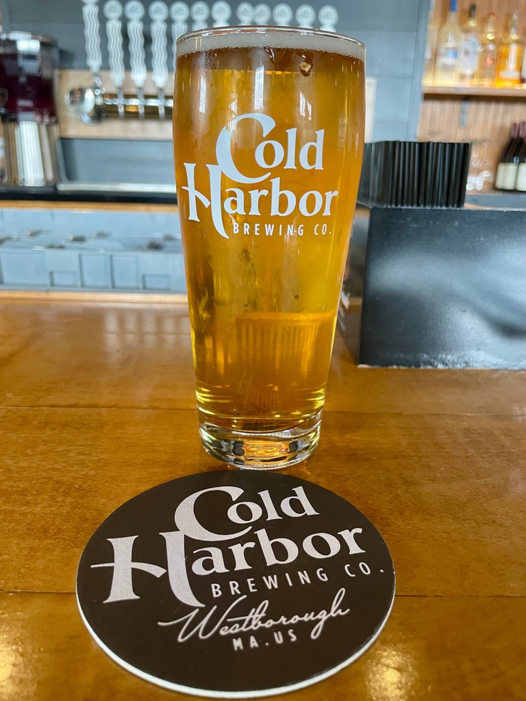 Jeff Loranger, Northeast Craft Sales Manager, had a chance to try this delicious German Pilsner, called Travel Light, from Cold Harbor Brewing! 

Made with 100% Malteurop Malt!

#craftbeer #craftbrewery #craftbrewer #malteuropmaltingco #macraftbeer 
#beerstagram #beergeek