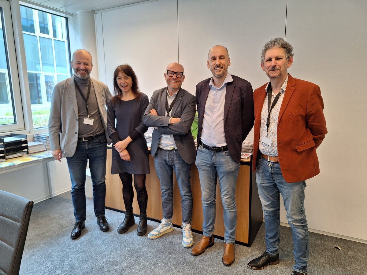 Rencontre avec les mandataires wallons ECOLO. Sujets abordés et autres dossiers épineux : l’agenda hyper flou de la digitalisation des dossiers, la complexité des demandes de PU, l’excès de réglementations, sans oublier la question de la qualité architecturale. #memorandumOA2024